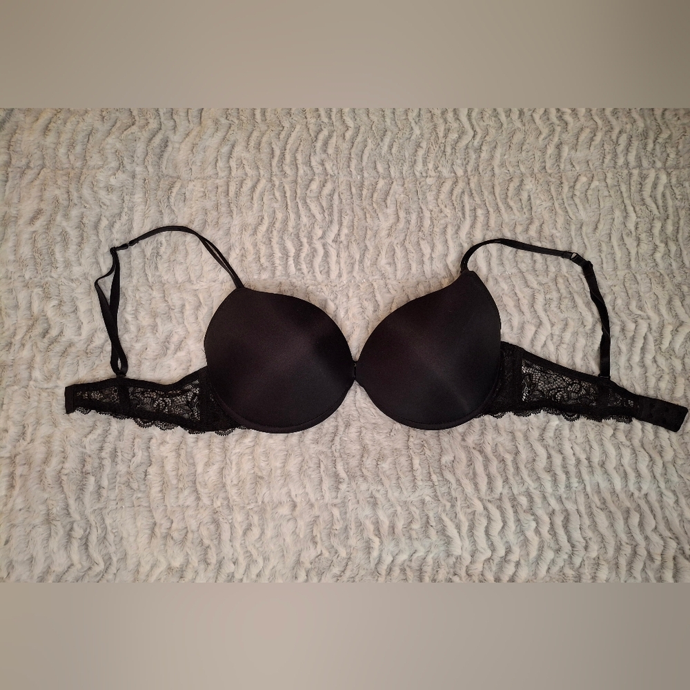 Frederick's Of Hollywood EXTREME Pushup Black Lace Bra 38C